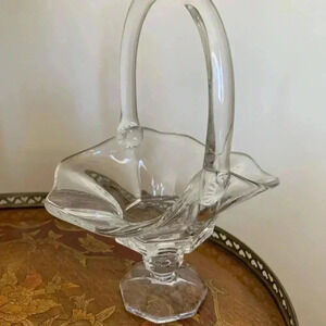 Vintage new martinsville glass basket